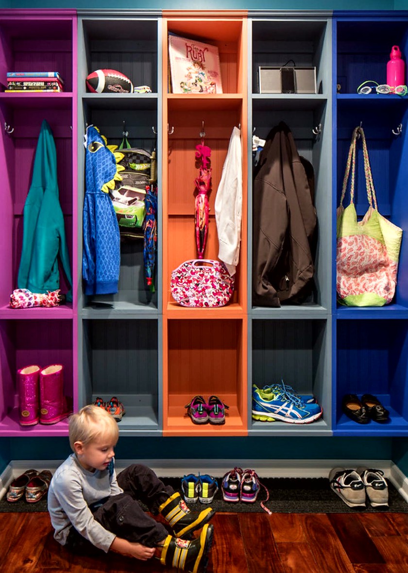 Детская цветная гардеробная комната Чита