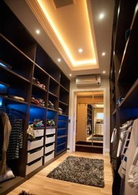 Большая открытая гардеробная комната с комбинированным наполнением Чита